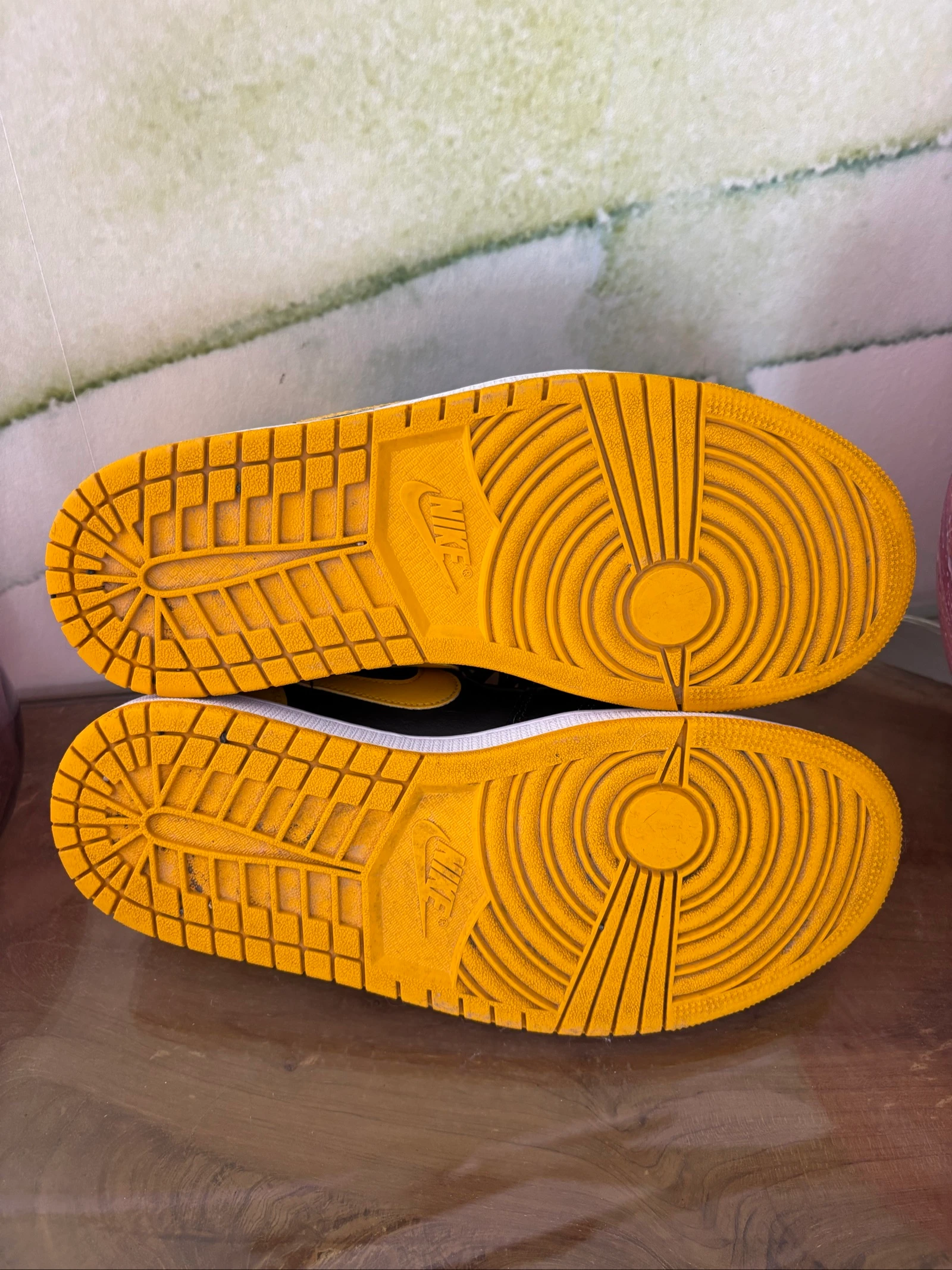 Zapatillas Nike Air Jordan low 1 amarillo negro – photo 8